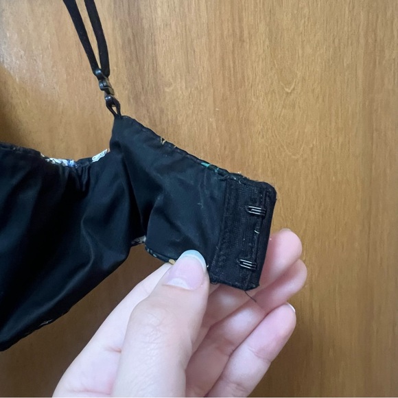 Victoria’s Secret Very Sexy Push-Up Bra on Floral Design - Picture 6 of 8